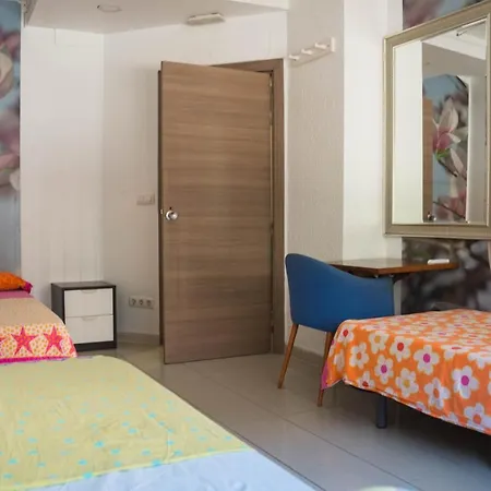 Ideal Badal Guest house 2*